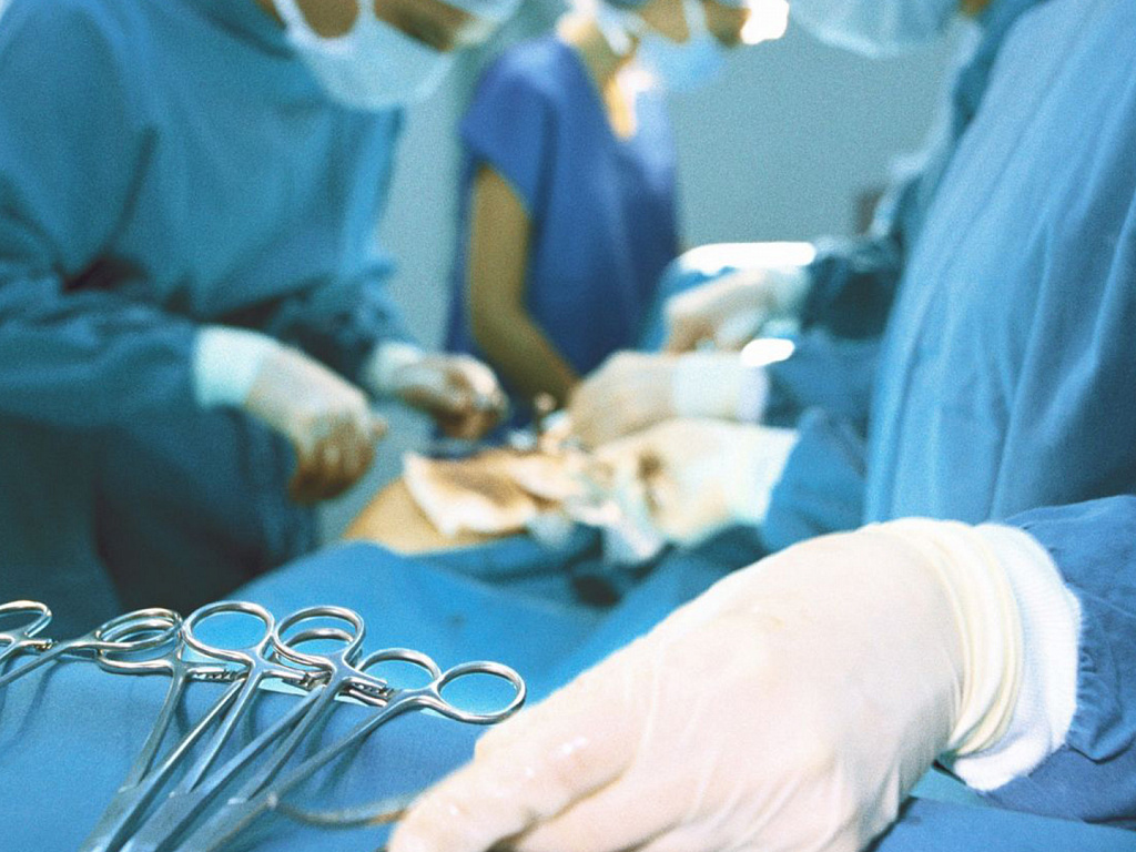 Тюменские врачи прооперировали 12-летнюю девочку с редкой гинекологической патологией