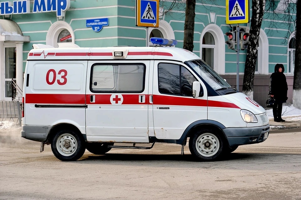 Во Владивостоке совершено очередное нападение на бригаду скорой помощи — медикам пришлось прятаться у соседей агрессивного пациента