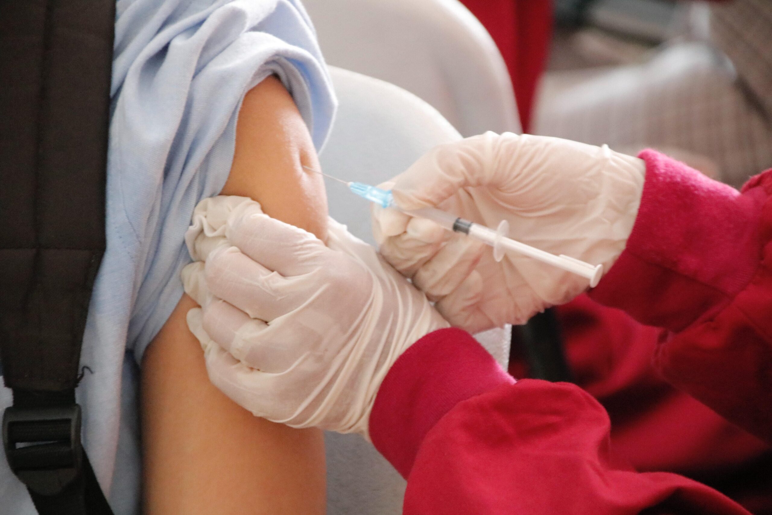 В НИЦ по профилактике и лечению вирусных инфекций обвинили «антивакцинальное лобби» в ухудшении эпидемиологической обстановки в стране