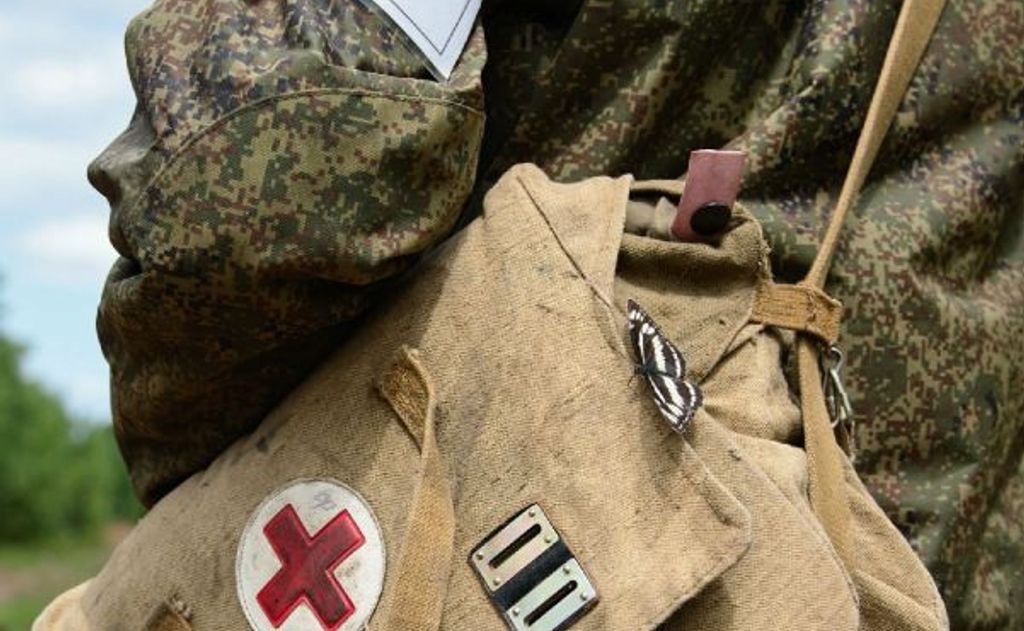 «Если крестик красный поставишь — это все»: российский военный рассказал о том, что ВСУ специально выслеживают военных врачей для первоочередного уничтожения