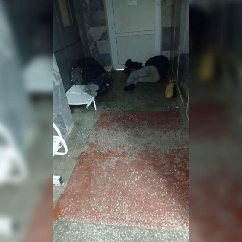 В омском Минздраве заявили, что немытые бомжи имеют право ночевать в приемном отделении 