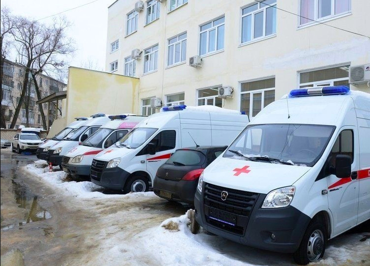 В Саратовской области более полутора тысяч сотрудников «скорой» застраховали от несчастных случаев на 100 тысяч рублей