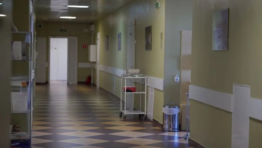 В Подмосковье 17-летняя пациентка, госпитализированная с аппендицитом, родила ребёнка в туалете больницы