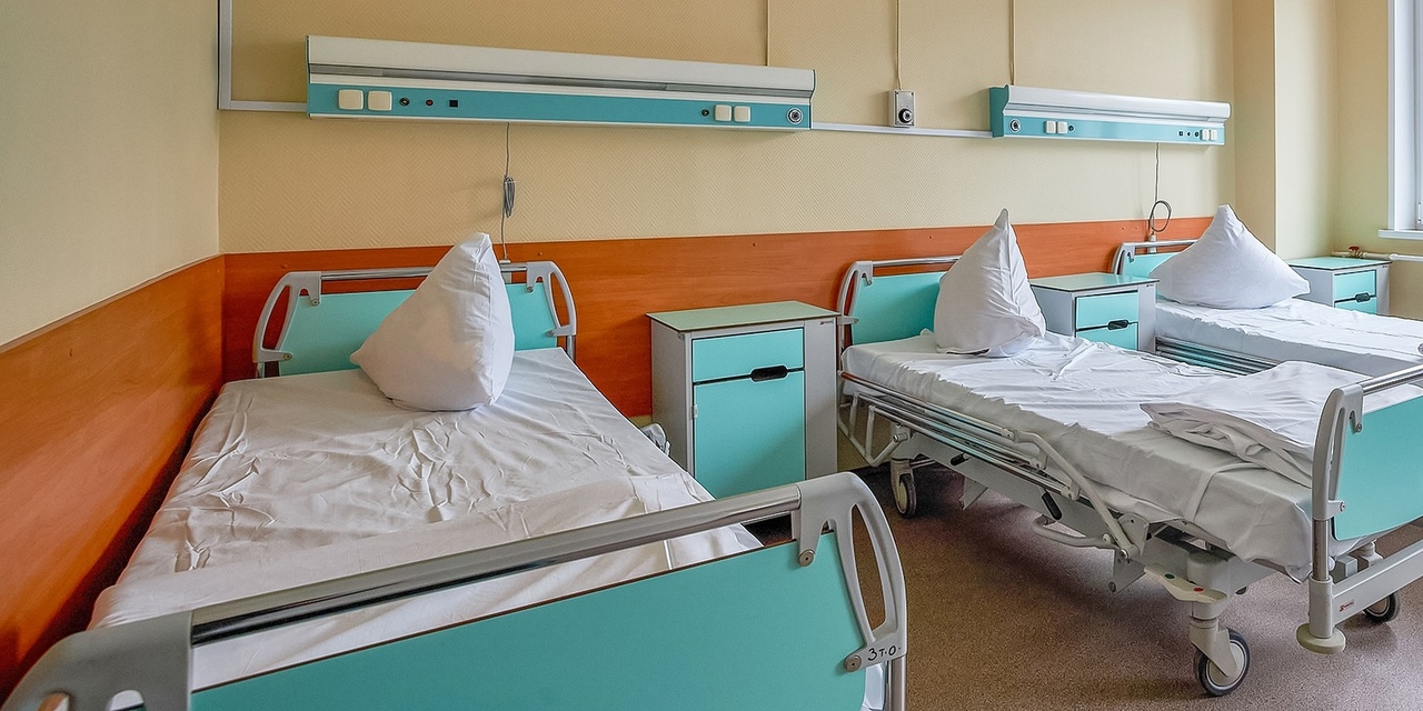 Во Владимирской области медикам потребовалась помощь спасателей для перевода 200-килограммового пациента в другое отделение