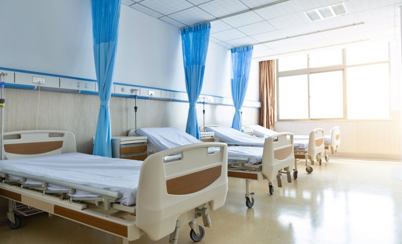 За 2022 год в российских больницах сократили почти 20 тыс. коек