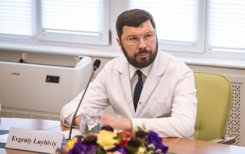 «Медицина не отпускает меня»: мэр Калининграда заявил о решении покинуть должность главы города и вернуться на пост главврача БСМП