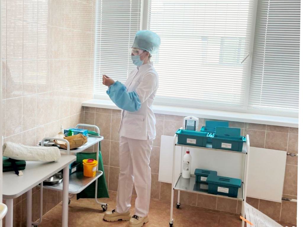В Госдуме допустили передачу части функций медсестер немедицинскому персоналу