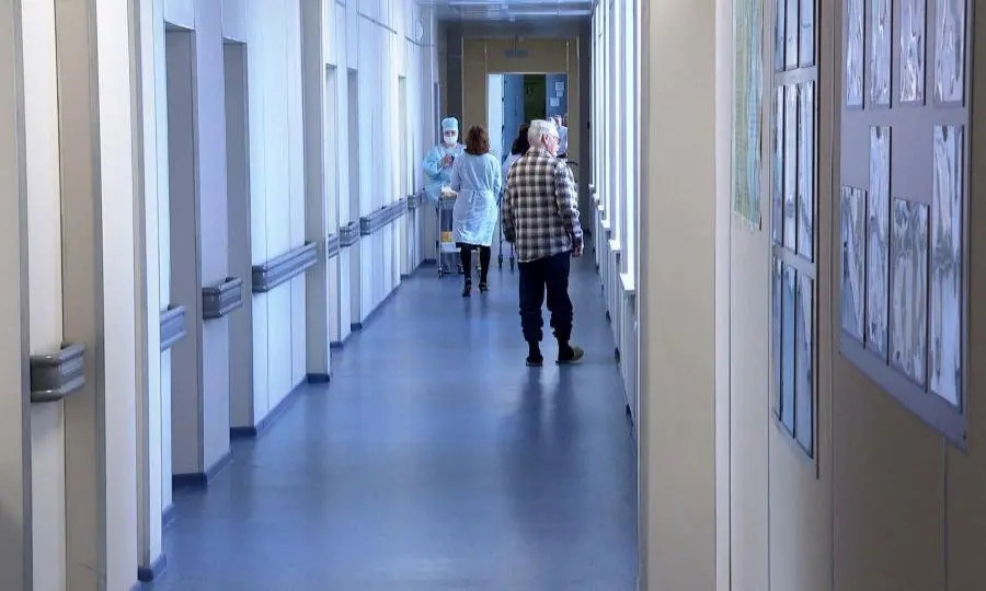 «Не уследили» — ижевская больница выплатит 1 млн рублей выпрыгнувшей из окна медучреждения пациентке