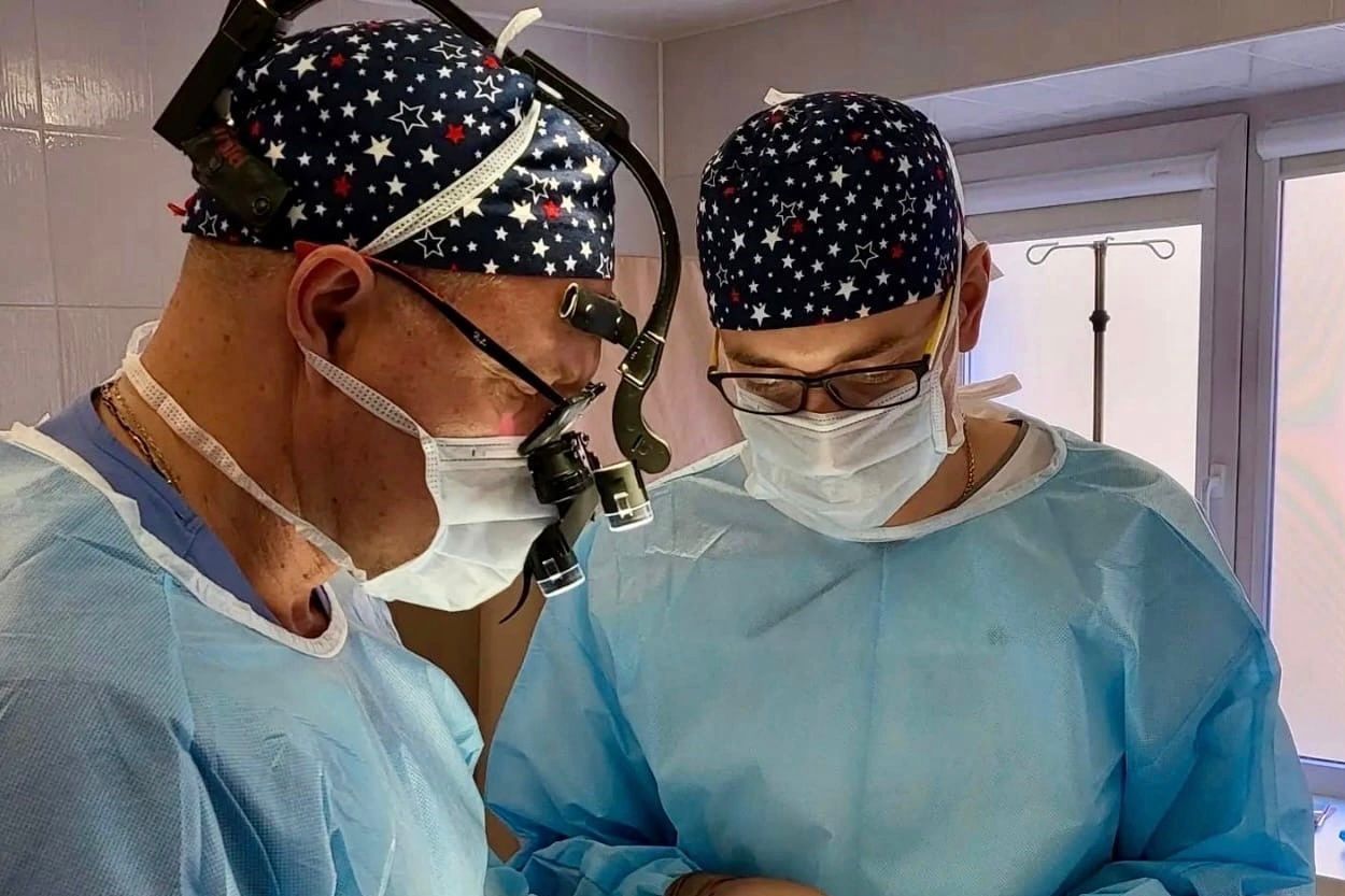 Ростовские хирурги удалили опухоль массой 1,6 кг новорожденному с весом 2,6 кг