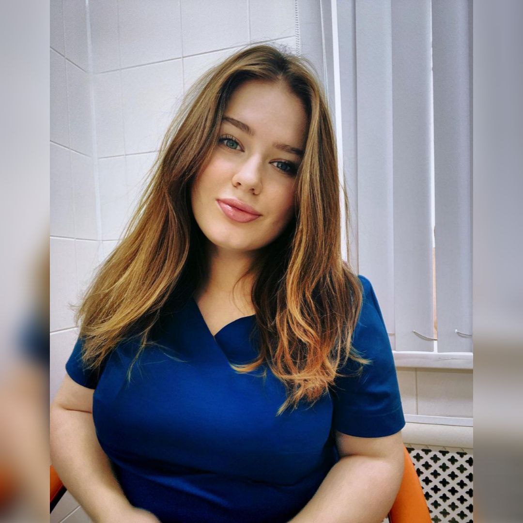 Онколог из Москвы Екатерина Тимофеева заявила, что на нее подала в суд «травница, которая “лечит травами онкологию”»