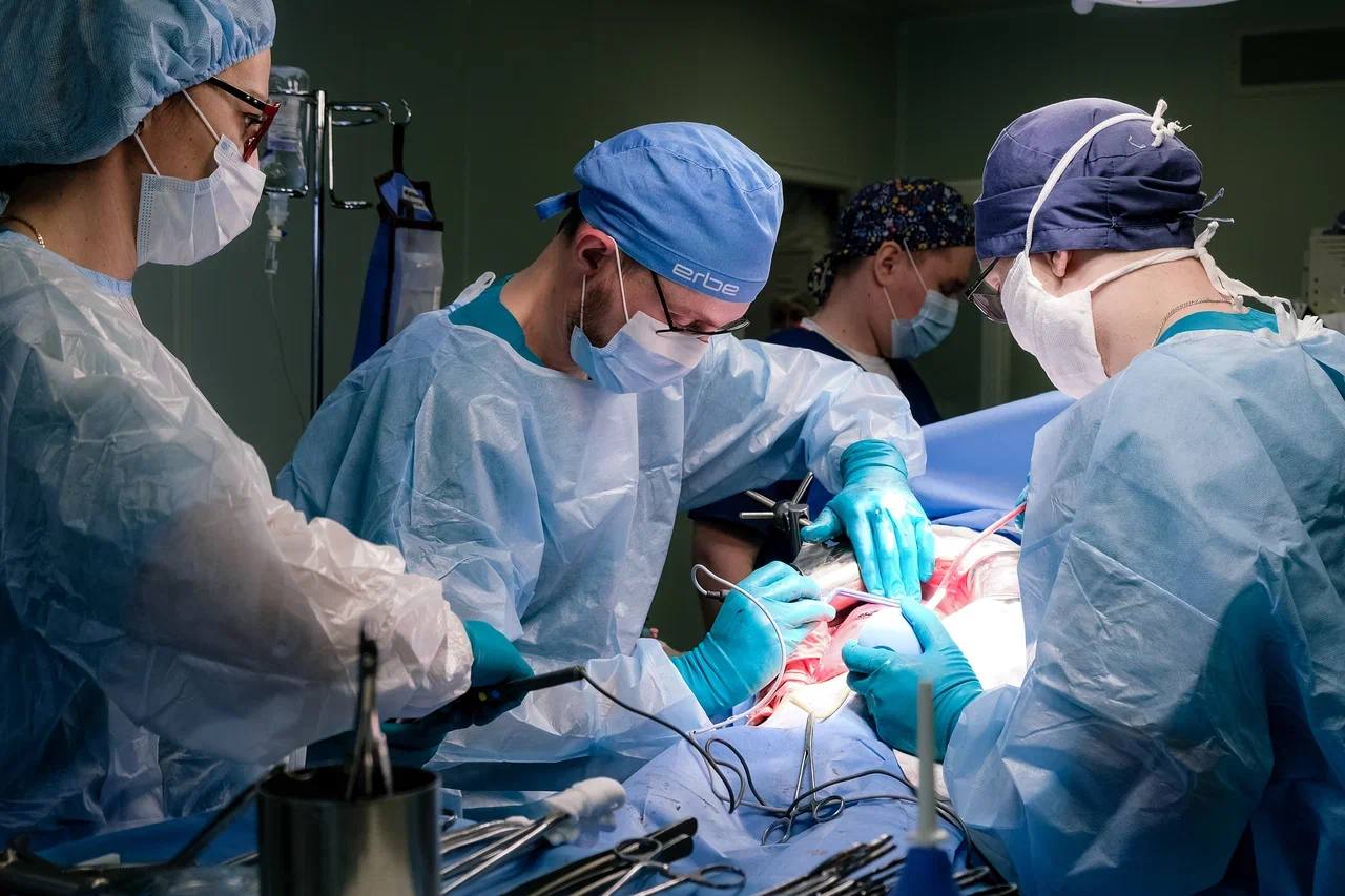 Казанские хирурги прооперировали пациентку с крупной эхинококковой кистой в печени