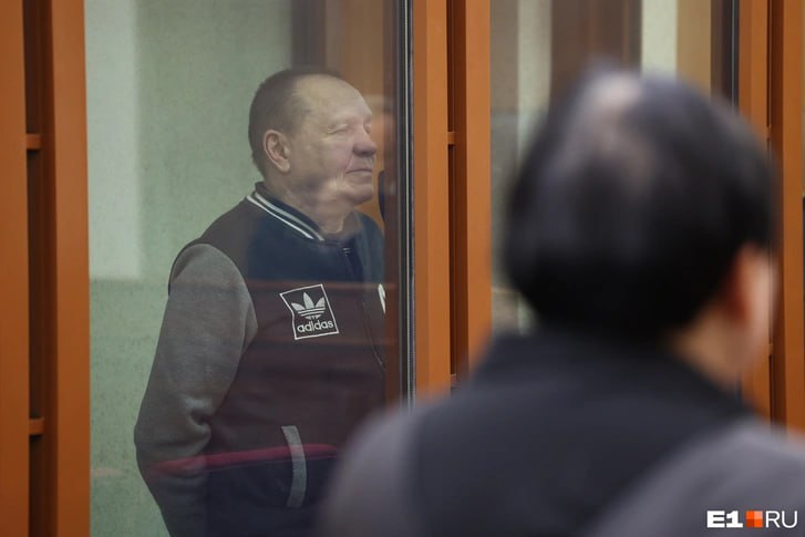 «Не знал, что он за дверями стоит, убивать не хотел»: убийца медбрата Шабурова признал вину только частично