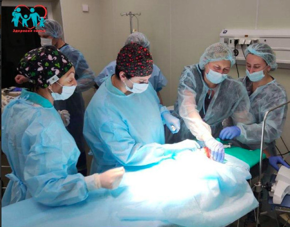 Приморские хирурги прооперировали четырёхдневного недоношенного ребёнка с перфорацией полого органа