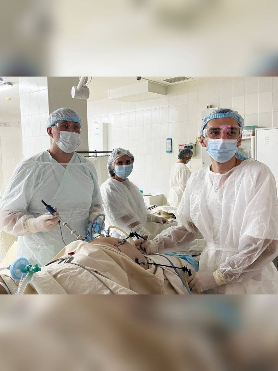 Кузбасские врачи извлекли из кишечника пациента вставную челюсть, которую он проглотил шесть лет назад