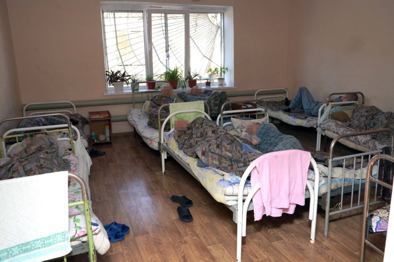 Психиатрическую больницу в Челябинской области раскритиковали за условия, которые «унижают достоинство врачей и пациентов» 3