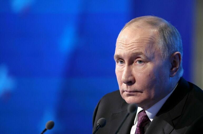 Путин подтвердил планы по внедрению новой системы оплаты труда в здравоохранении в 2025 году