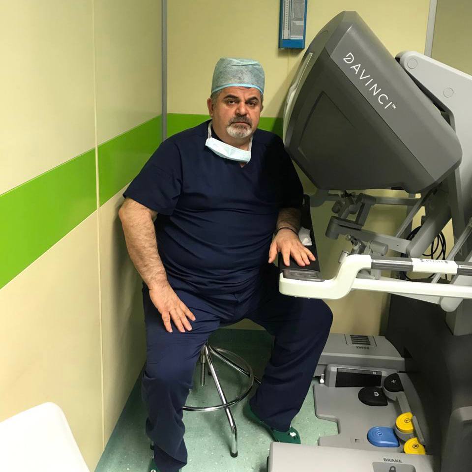 Петербургские хирурги выполнили уникальную робот-ассистированную операцию по удалению редкой опухоли 2