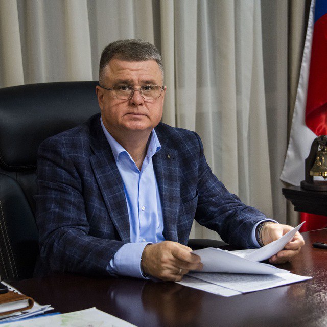 Министр здравоохранения Крыма ушел в отставку после публичного обещания покинуть должность, если он не решит проблему с поставкой лекарств