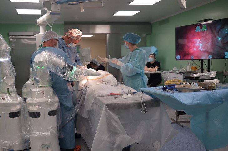 Иркутские хирурги прооперировали ребёнка с подковообразной почкой