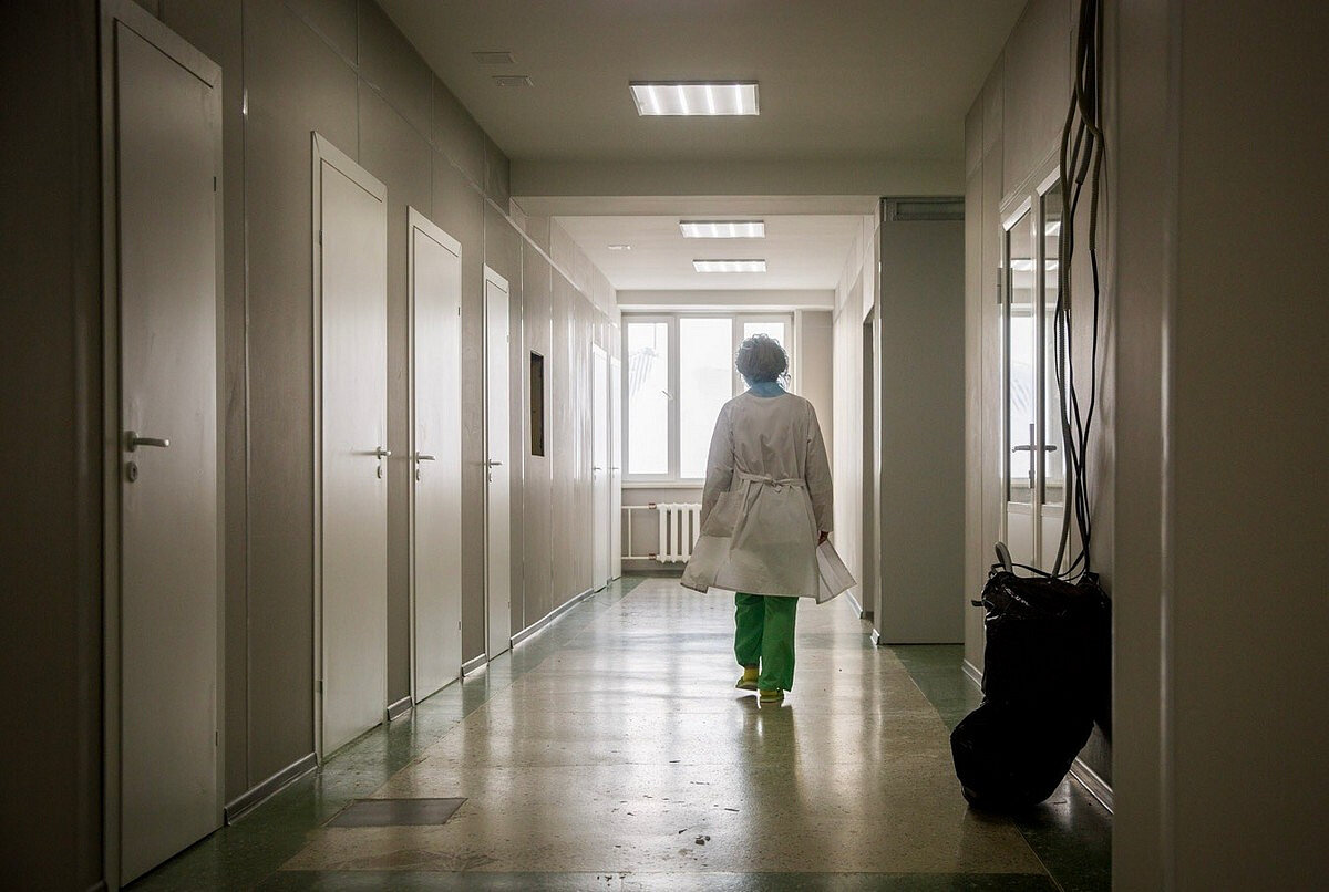 В Карачаево-Черкессии пойдёт под суд невролог, который за 55 тысяч рублей обещал оформить пациенту инвалидность