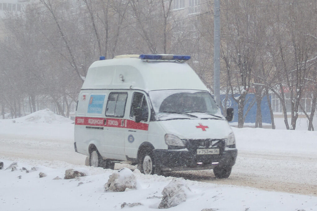 Во Владивостоке пьяный муж пациентки напал на фельдшера «скорой» и повредил глаза водителю  