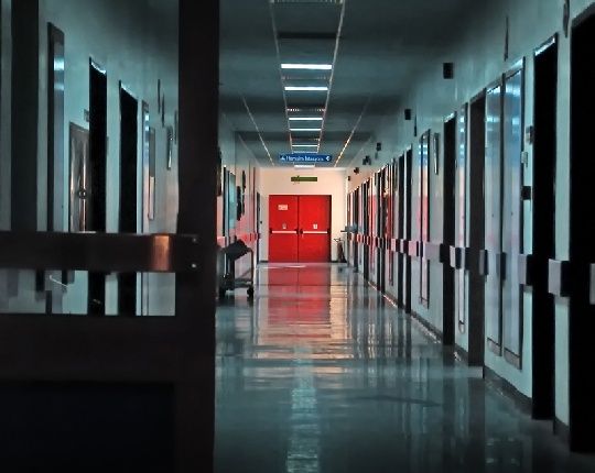 Врач и медсестра отдали мошенникам по миллиону рублей