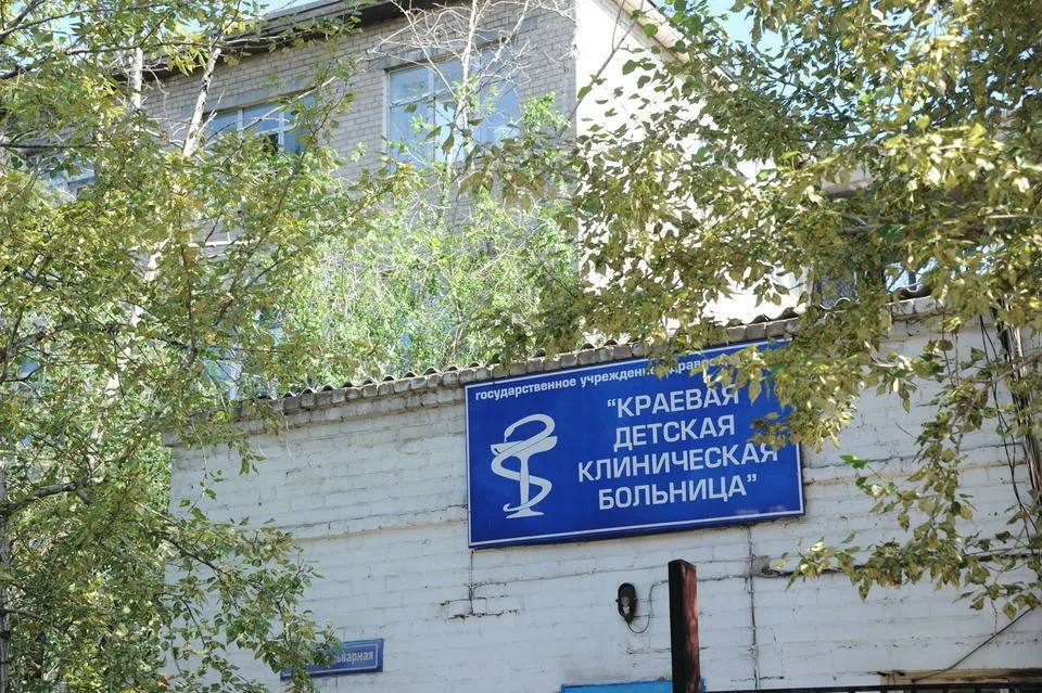 Коллектив детской больницы грозит увольнением из-за дефицита кадров — в реанимации дежурит по одному специалисту