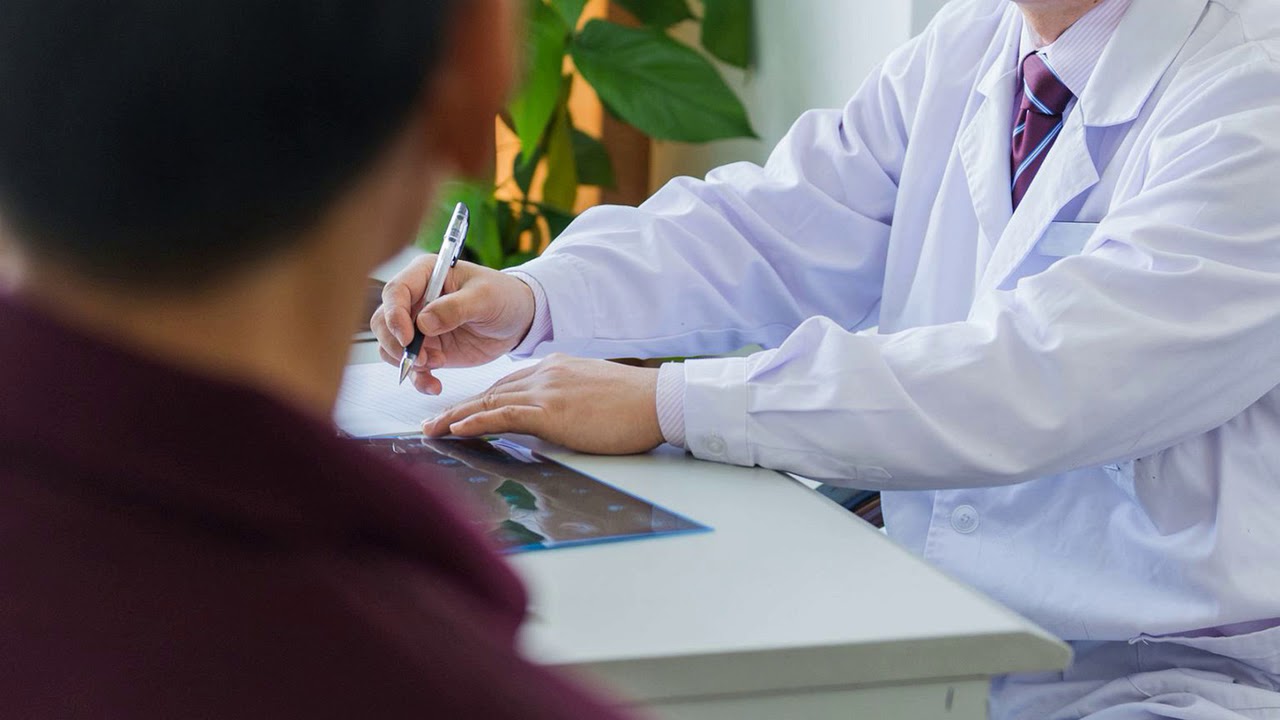 «Злокачественная» настороженность — почему врачи не стремятся оформлять себе «онкологические премии»