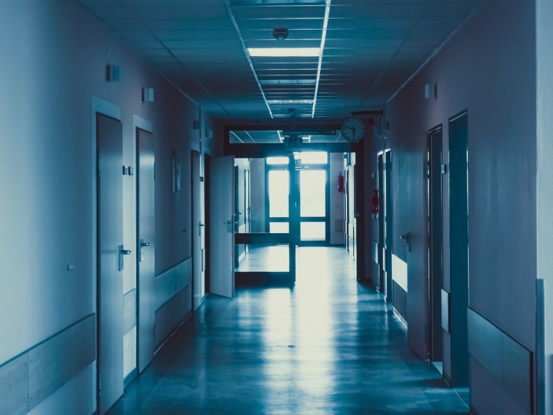 Врача оштрафовали на 858 тысяч рублей за неисполнение целевого договора