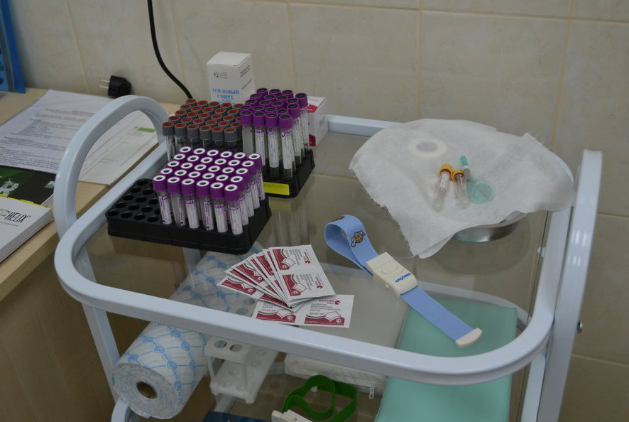 Поликлинике пришлось извиняться за «беспредел» с получасовой задержкой работы лаборатории из-за жалоб в комментариях в соцсетях