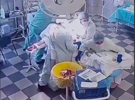 Путин наградил врачей, которые не прекратили операции во время землетрясения на Камчатке