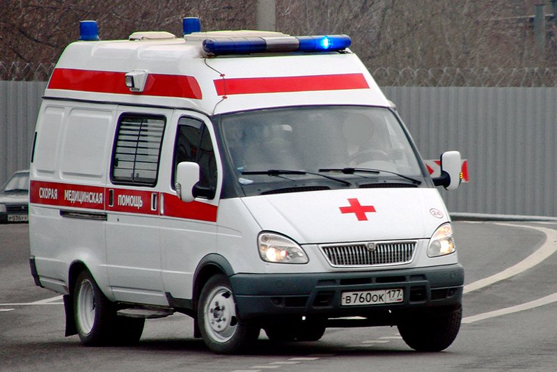 Избивали, обстреливали учреждения сигнальными ракетами, оскорбляли — хроника нападений на российских медиков в августе