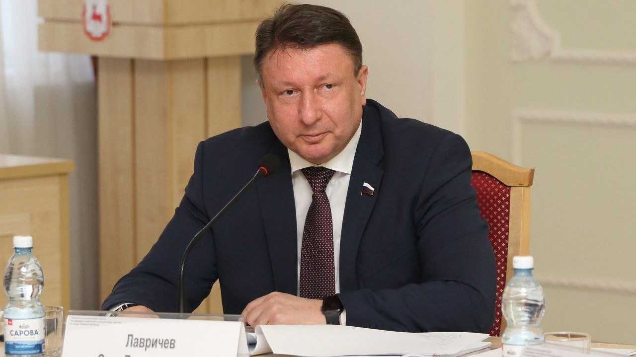 Экс-главу приборостроительного завода приговорили к шести годам колонии за махинации при закупке медоборудования