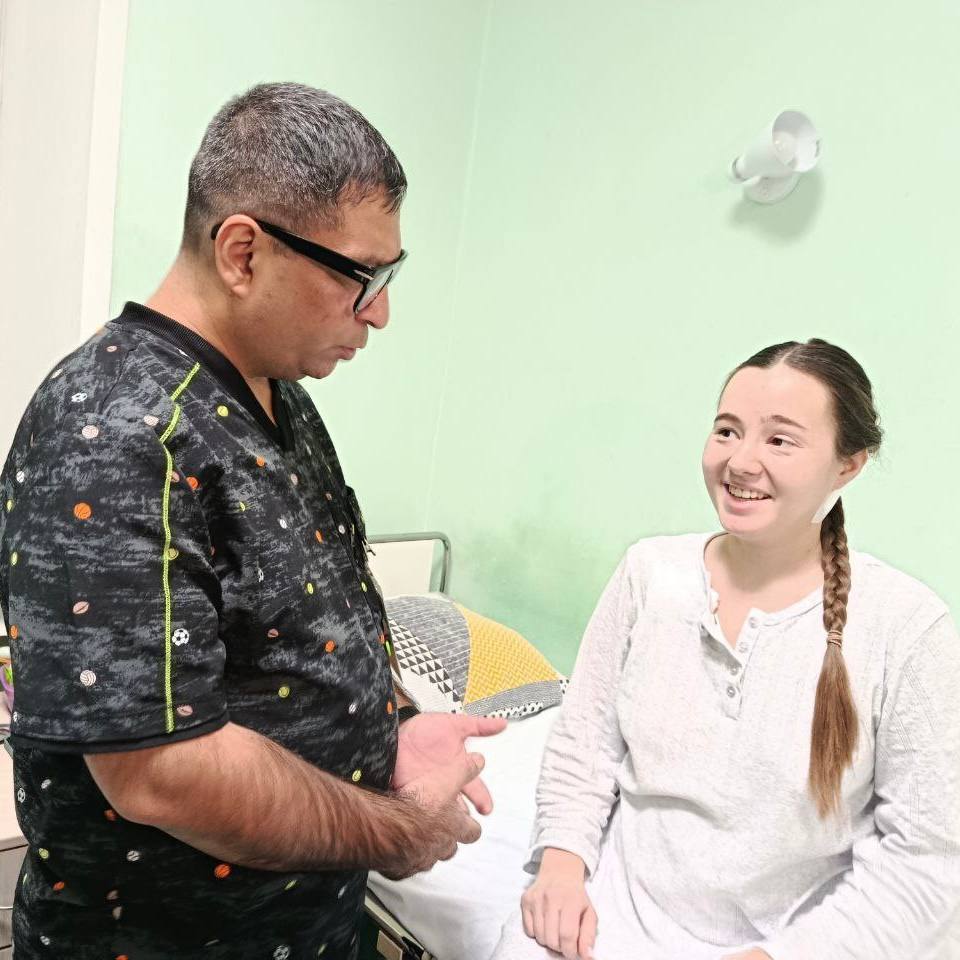 В ГБУЗ НСО «Государственная Новосибирская областная клиническая больница» поступила пациентка с подозрением на инсульт. Женщина, находящаяся на 20-й неделе беременности, потеряла сознание дома. Придя на какое-то время в себя, она вызвала скорую помощь. К приезду медиков у неё развилась невыносимая головная и шейная боль.