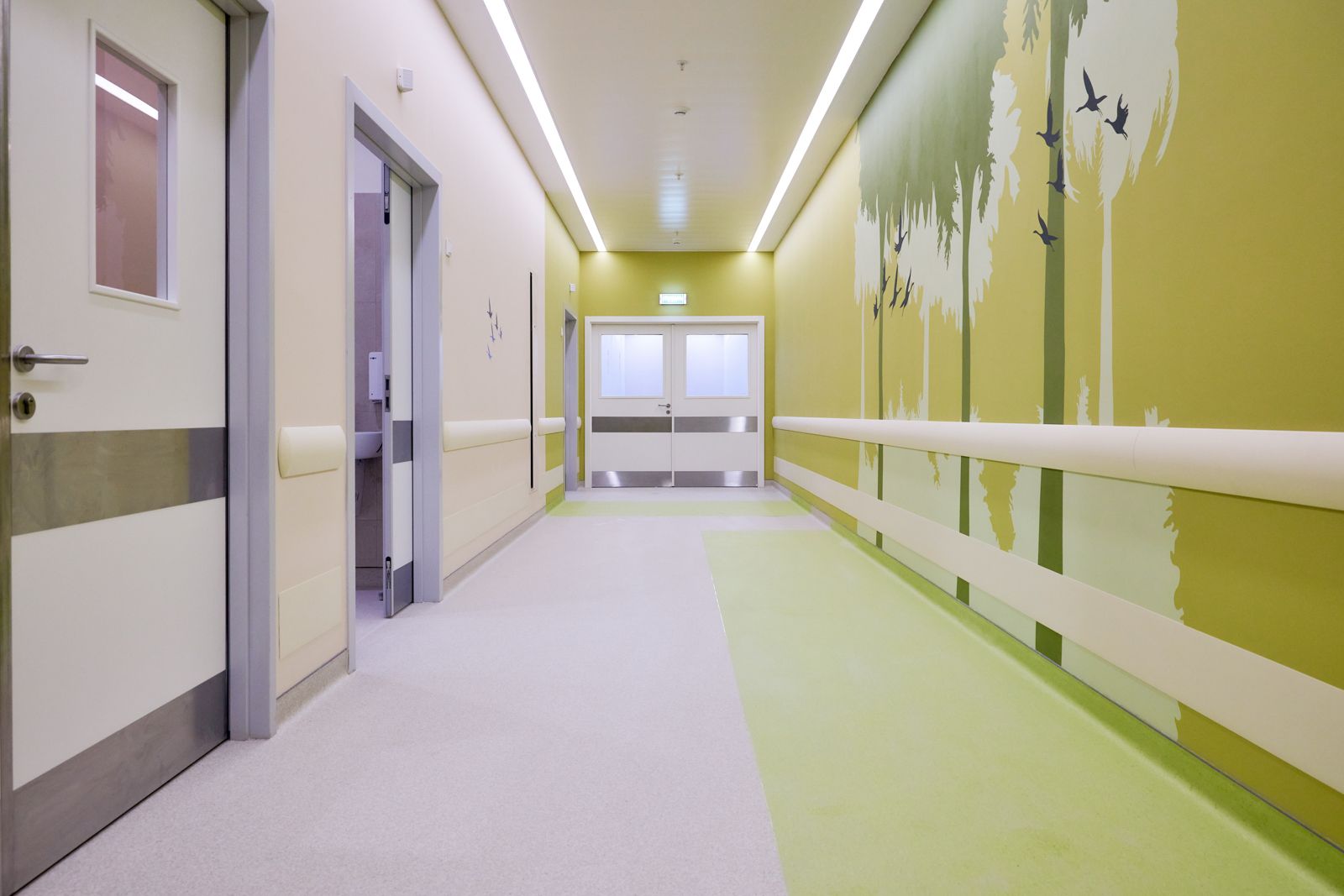 Детские врачи смогут получить по 350 тысяч рублей в обмен на согласие отработать минимум два года