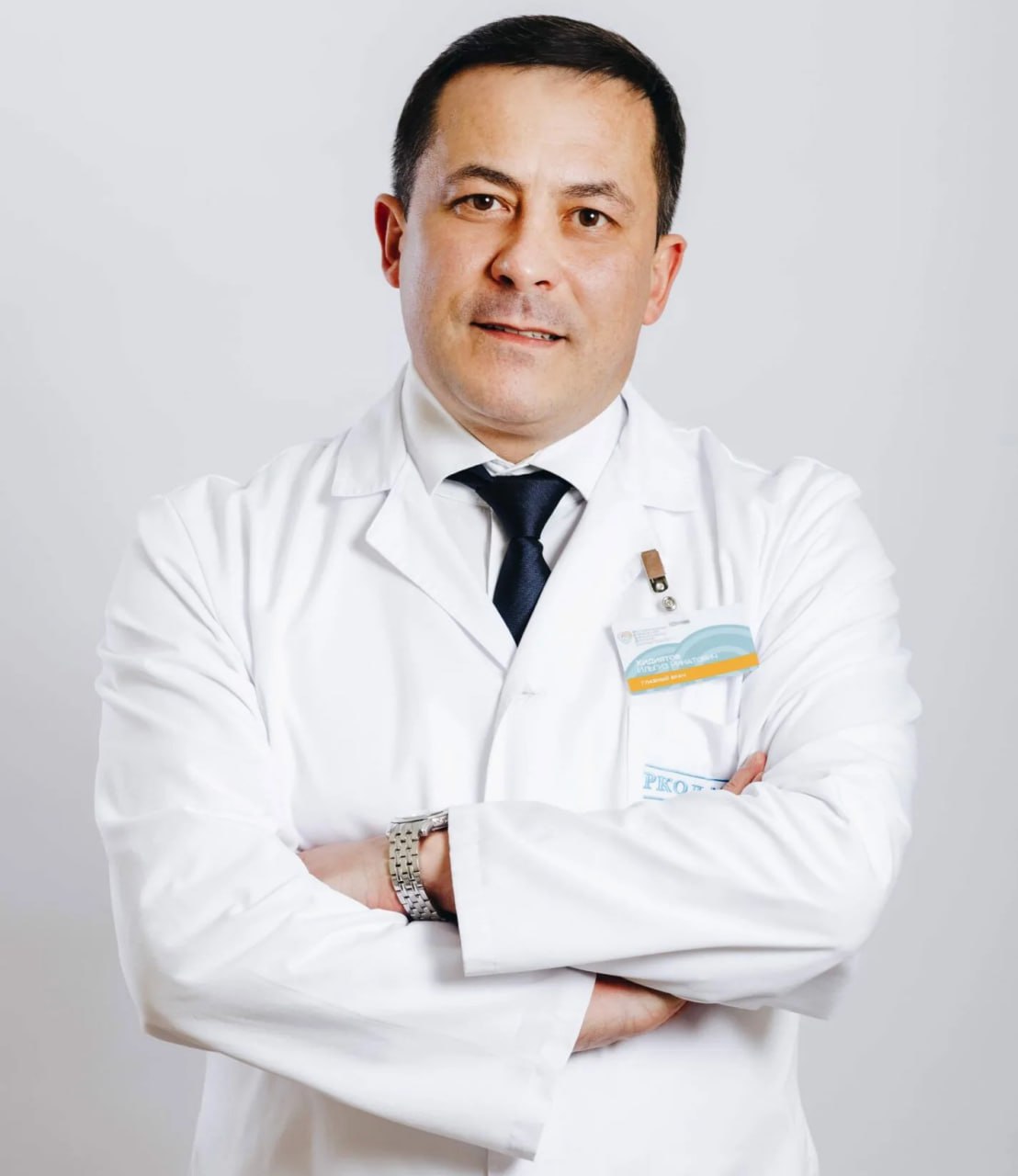 Главврача онкодиспансера уволили за переписанное на родственника имущество и полученную от предпринимателей бытовую технику