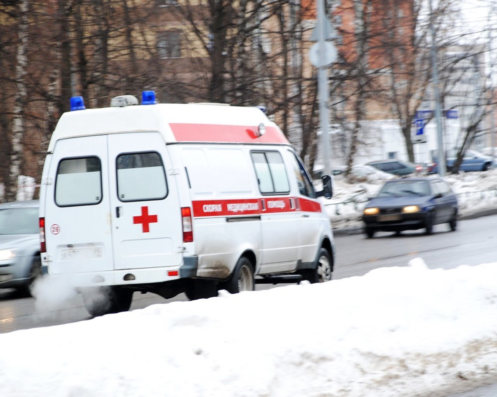 Школьник напал на водителя «скорой», приняв его за зеваку