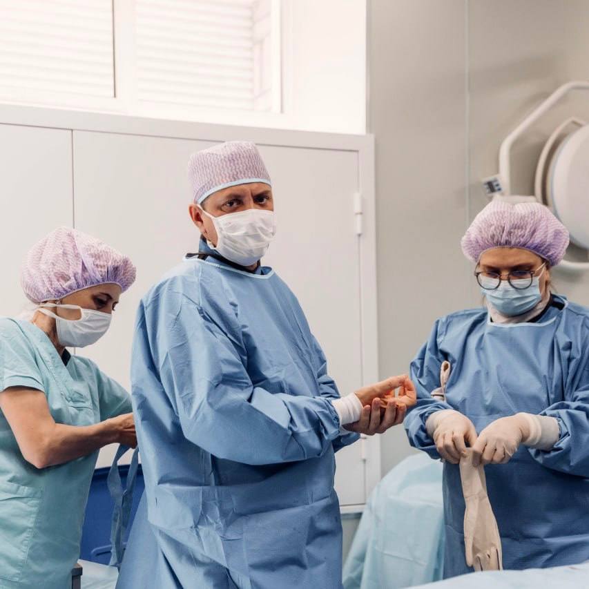 Новосибирские врачи избавили пациентку от синдрома Щелкунчика