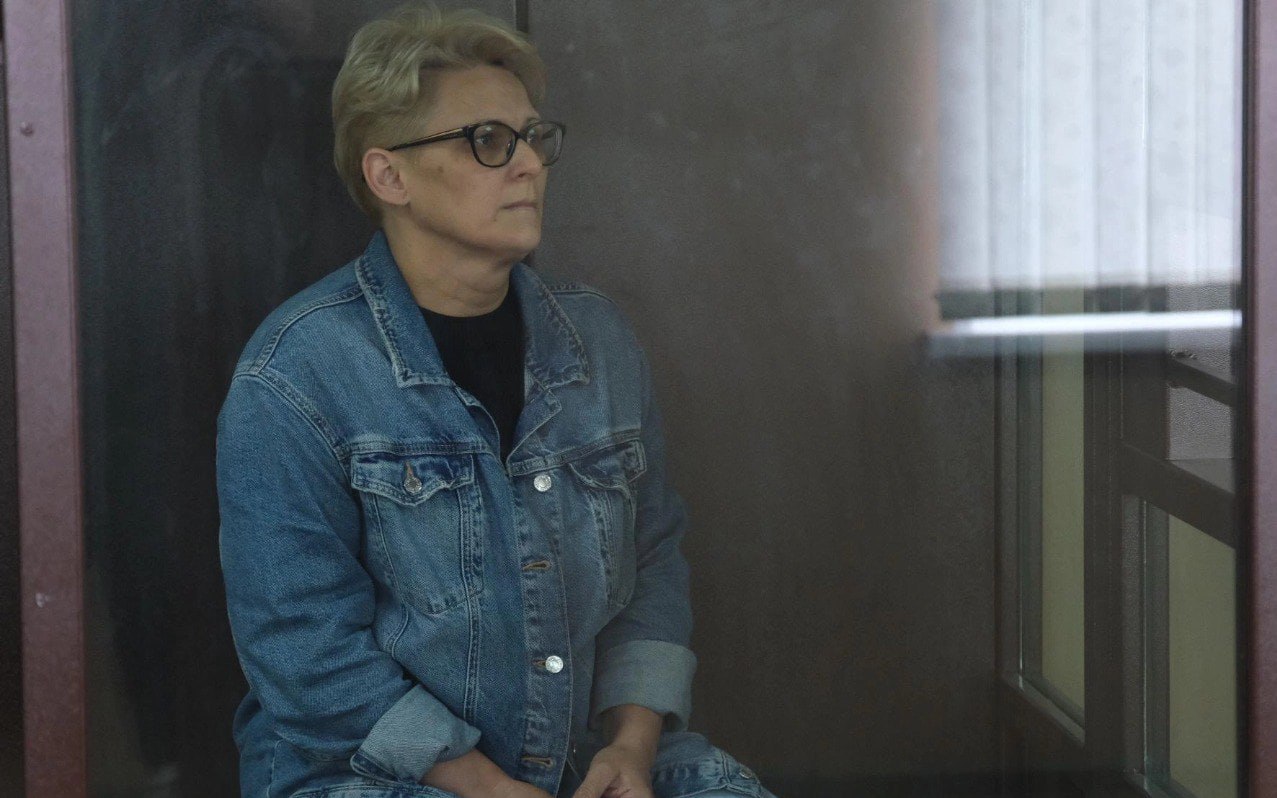 В Челябинске суд вынес приговор бывшим работникам ГБУЗ «Челябинский областной клинический центр онкологии и ядерной медицины», которых обвиняли в мошенничестве с зарплатами и фиктивными трудоустройствами. По информации «74.ru», речь идет об экс-начальнике и рабочем административно-хозяйственной части учреждения Татьяне Вяткиной и Гайке Рафаеляне.