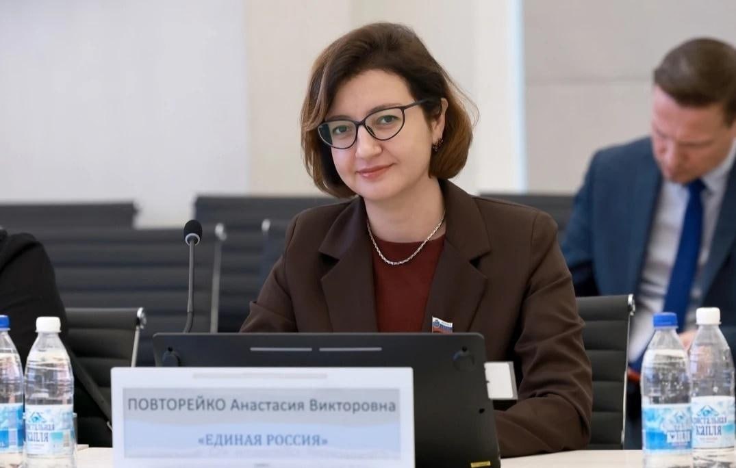 Экс-главврач инфекционной больницы устроила себя ещё на три должности и получала вознаграждения от иностранных компаний