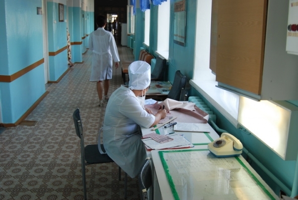 Власти Волгоградской области отчитались, что в больницы удалось заманить 28 специалистов, которым выплатили по миллиону за пятилетний контракт