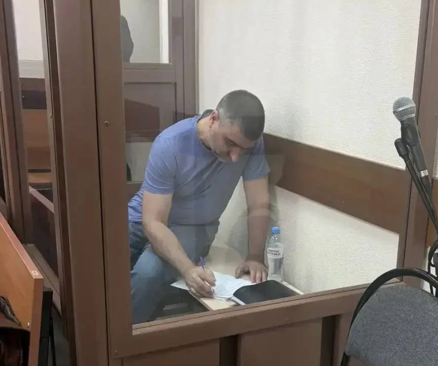 Замглавврача станции СМП отправили в колонию — он получил взятку за трудоустройство фельдшера