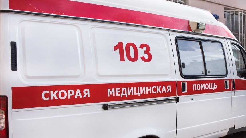 Фельдшер «скорой» обокрал пьяного пациента и потратил с его карты 250 тысяч рублей