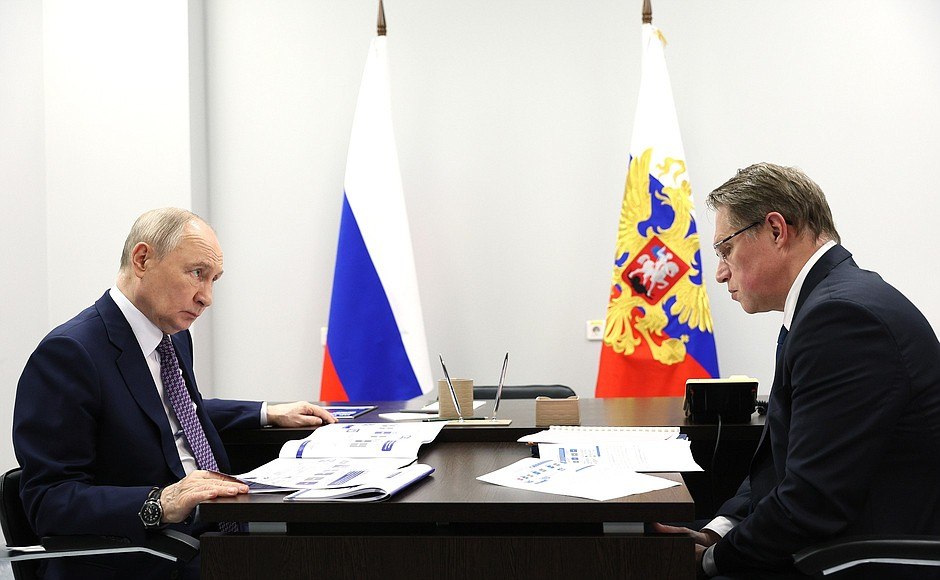 Путин призвал увеличивать число проходящих репродуктивную диспансеризацию пациентов