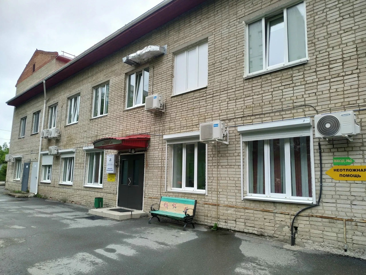 Прокуратура проверит больницу из-за того, что семье с тяжелобольным ребенком запретили въехать на территорию