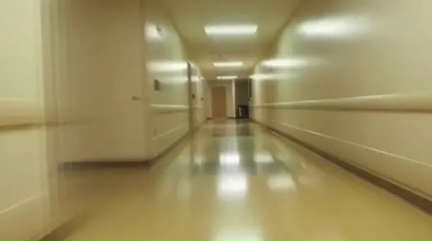 Врач требует с больницы 100 тысяч моральной компенсации за назначение ему дисциплинарного взыскания