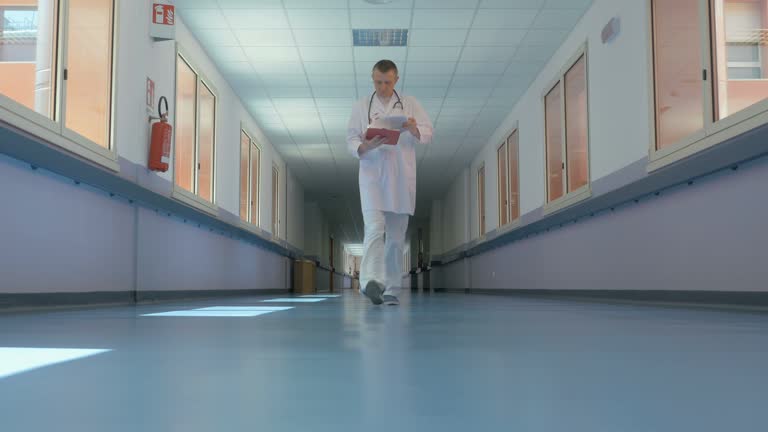 В Госдуме предложили законодательно закрепить оплату труда наставников