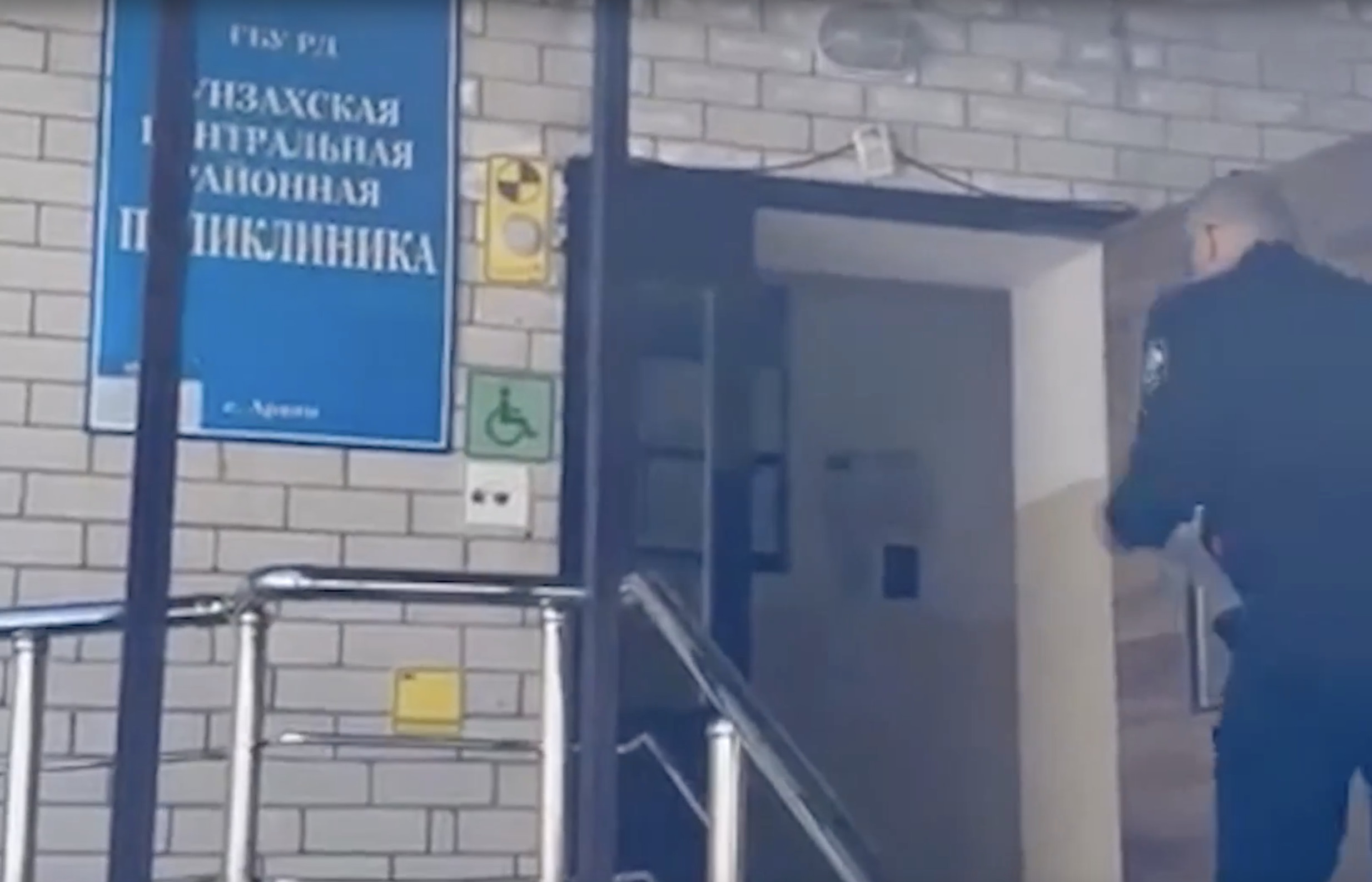 Врач медико-социальной экспертизы за 200 тысяч оформила бессрочную инвалидность пациенту без показаний