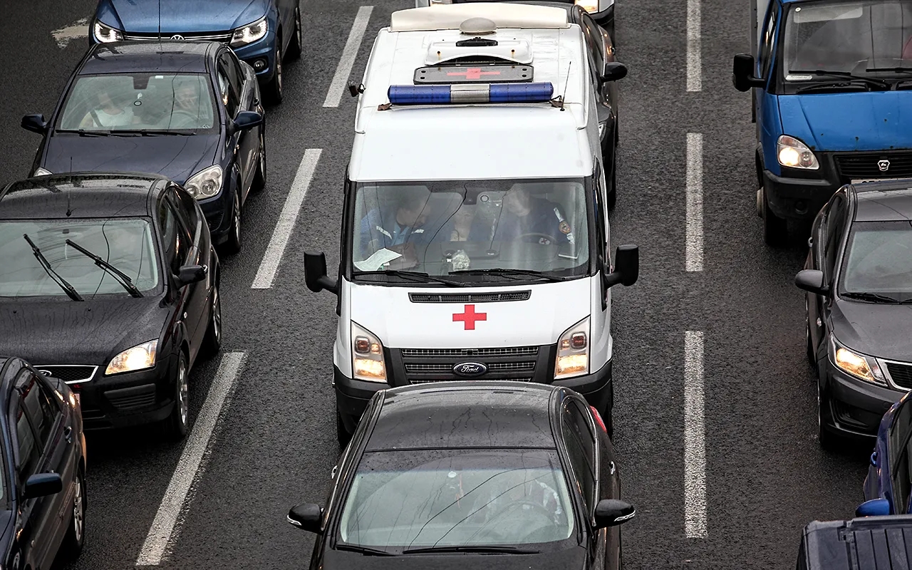 Сожителя пациентки оштрафовали на пять тысяч рублей за оскорбление фельдшера «скорой»