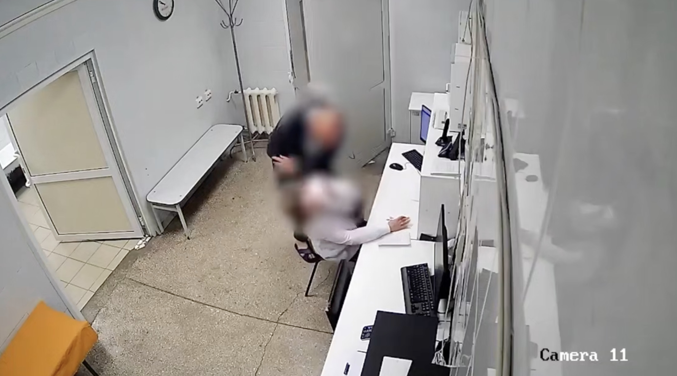 Полиция задержала мужа пациентки, который ударил медсестру по лицу